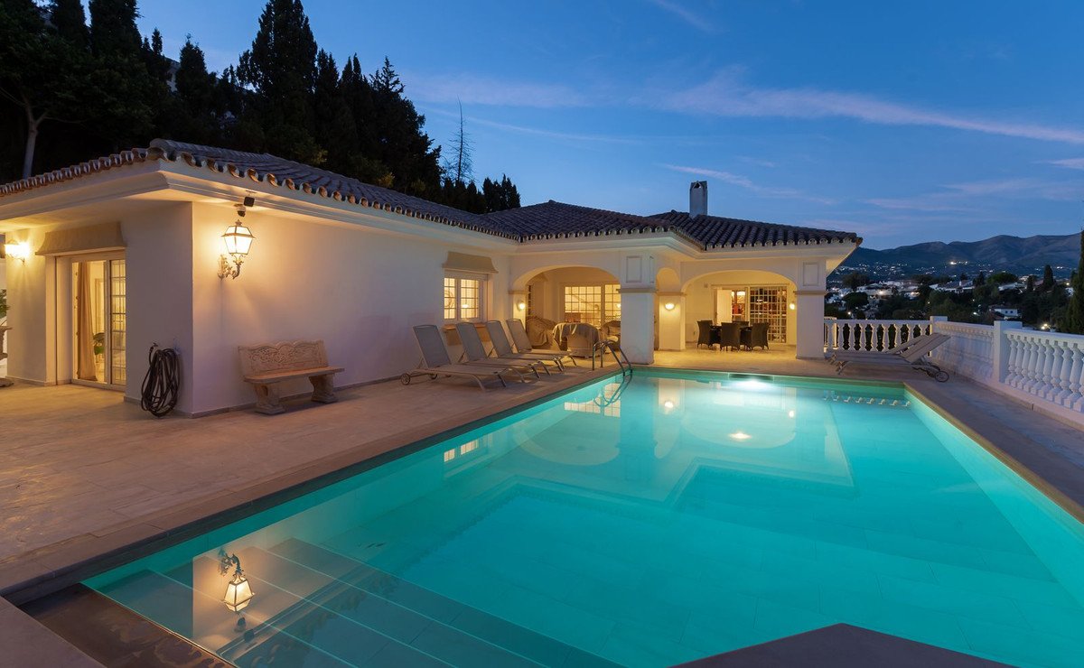 5 Bed Detached Villa in El Hornillo