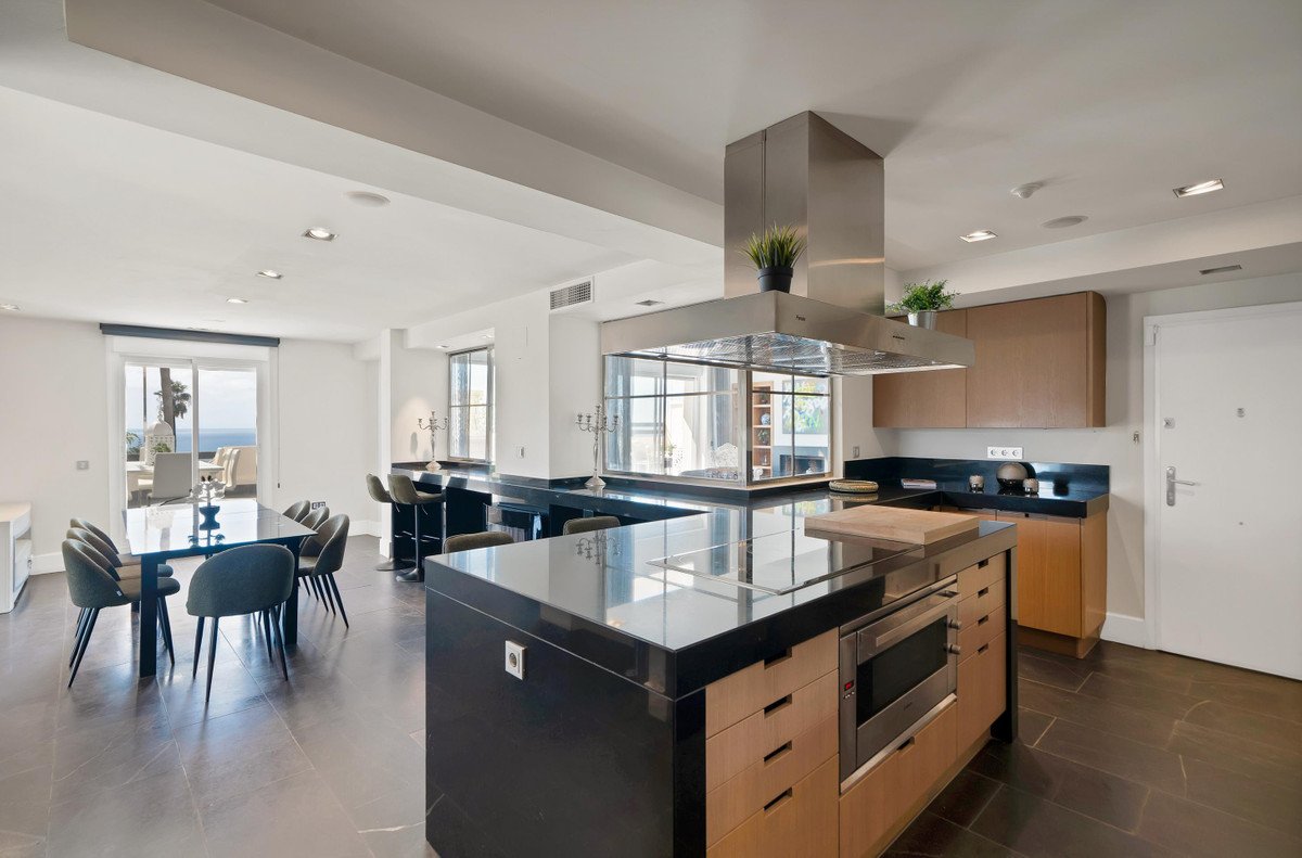 3 Bed Penthouse Duplex in Marbella