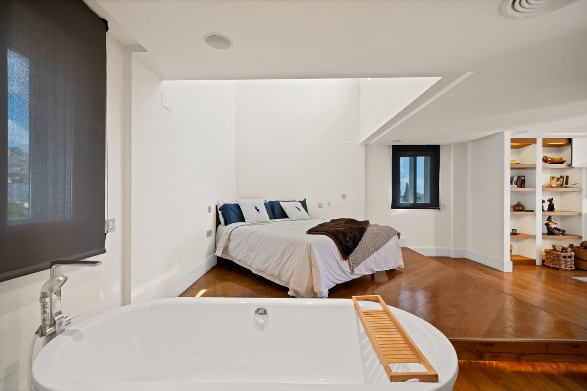 3 Bed Penthouse Duplex in Marbella