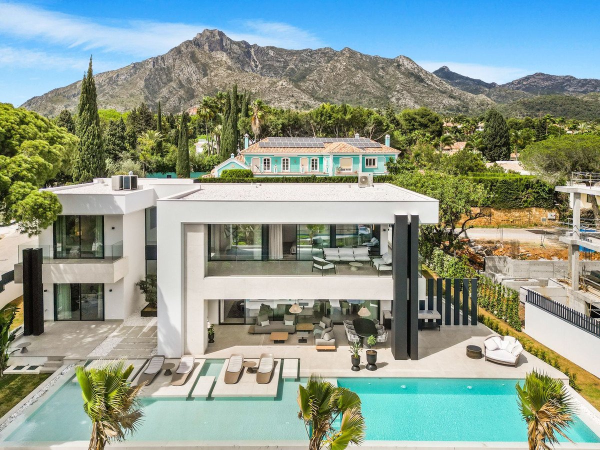 6 Bed Detached Villa in Nagüeles