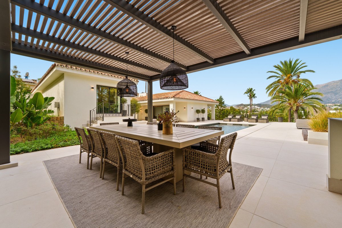 5 Bed Detached Villa in Nueva Andalucía