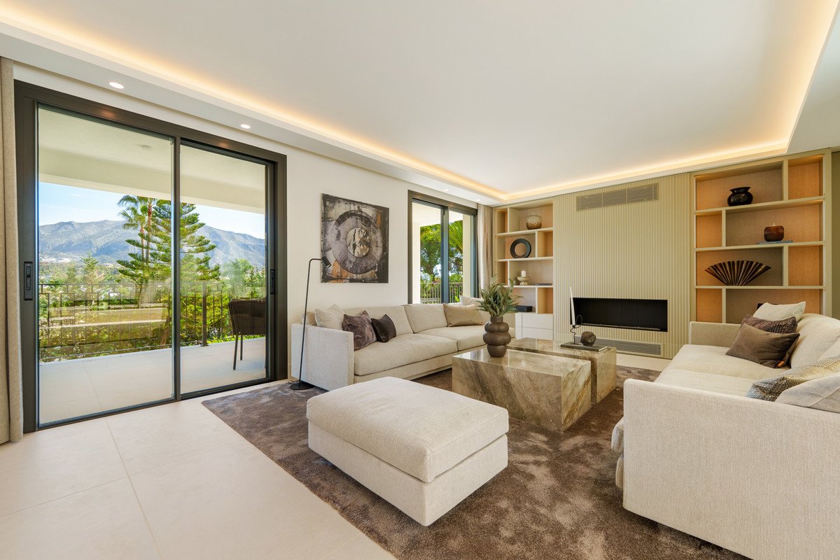 5 Bed Detached Villa in Nueva Andalucía