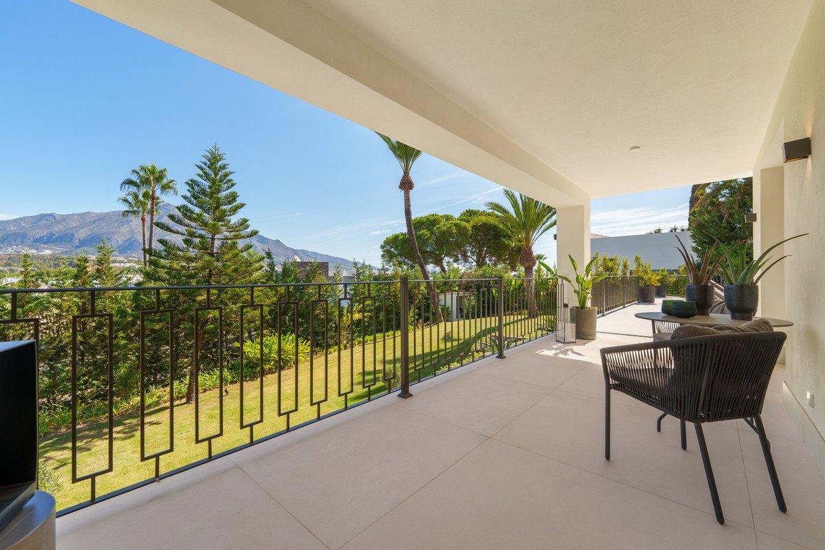 5 Bed Detached Villa in Nueva Andalucía