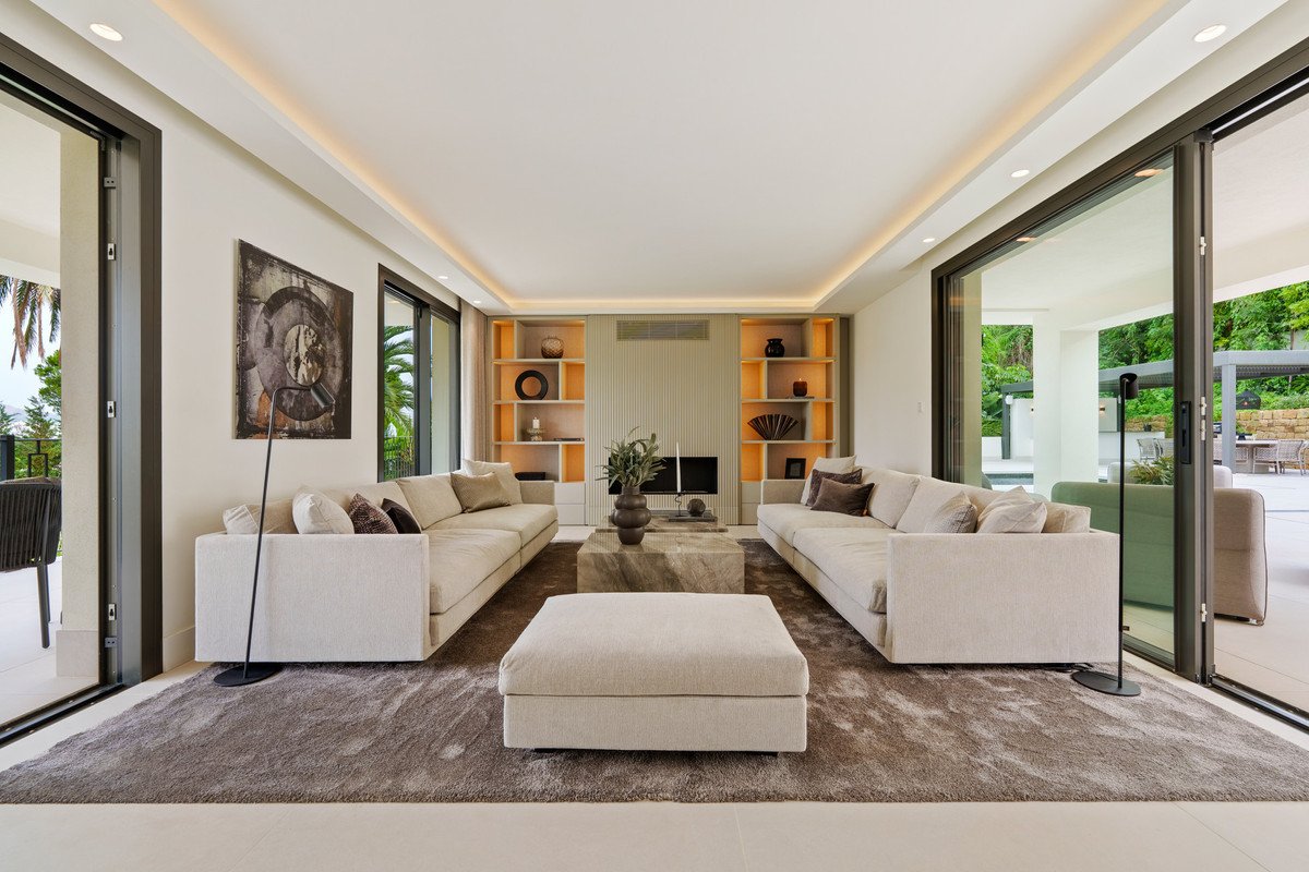 5 Bed Detached Villa in Nueva Andalucía