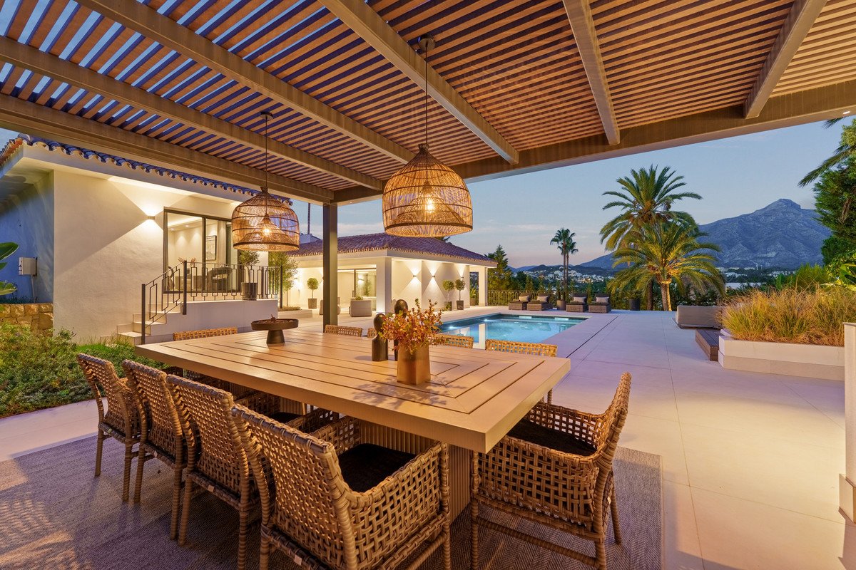 5 Bed Detached Villa in Nueva Andalucía