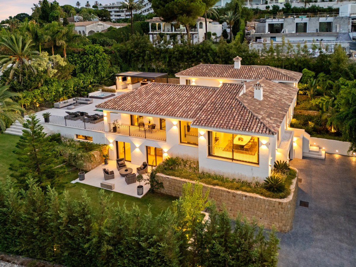 5 Bed Detached Villa in Nueva Andalucía