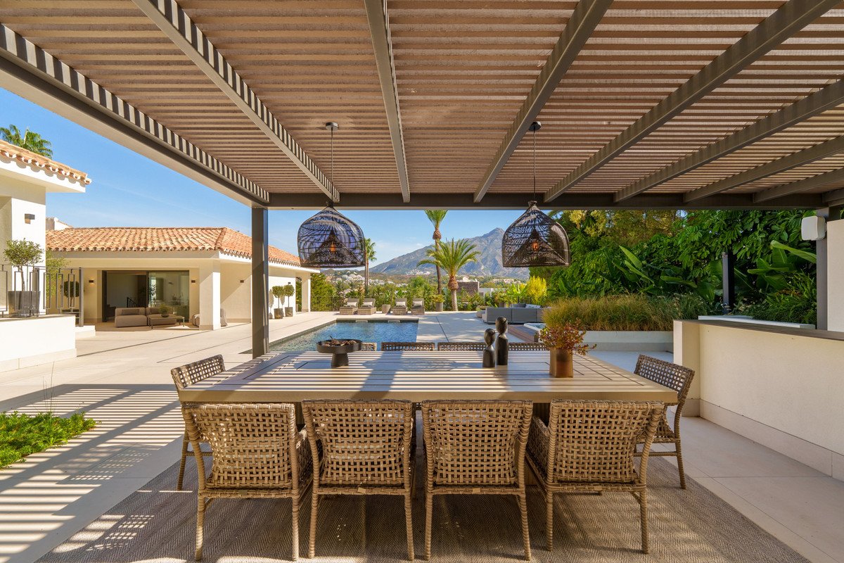 5 Bed Detached Villa in Nueva Andalucía