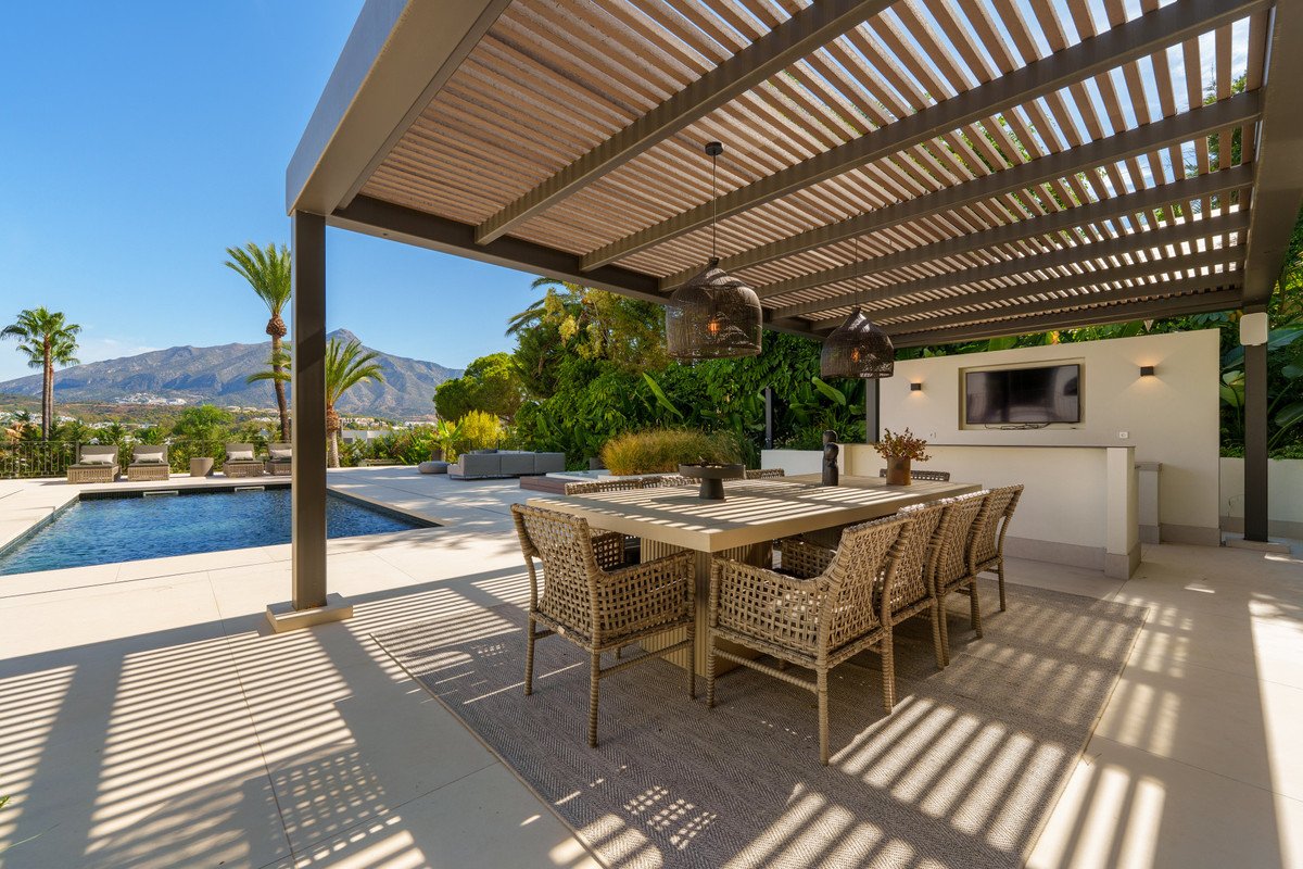 5 Bed Detached Villa in Nueva Andalucía