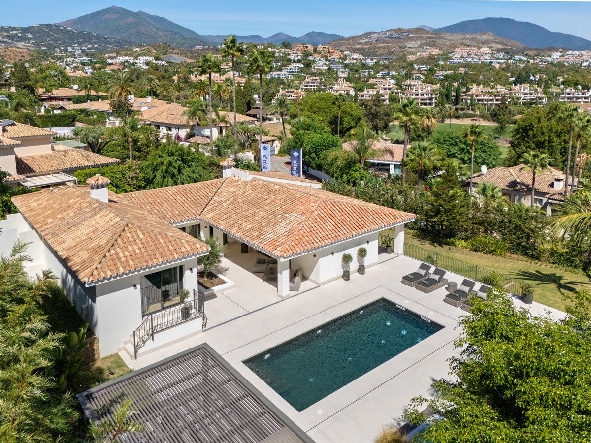 5 Bed Detached Villa in Nueva Andalucía