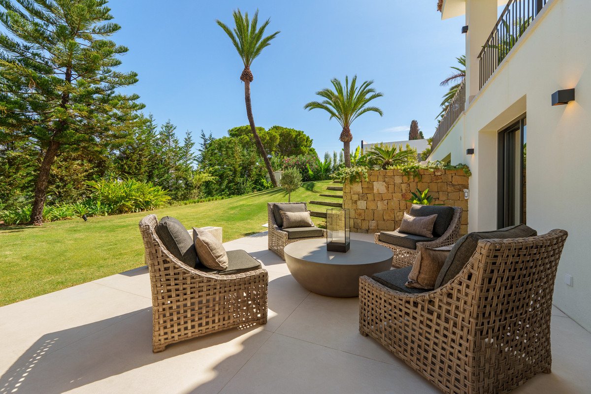 5 Bed Detached Villa in Nueva Andalucía