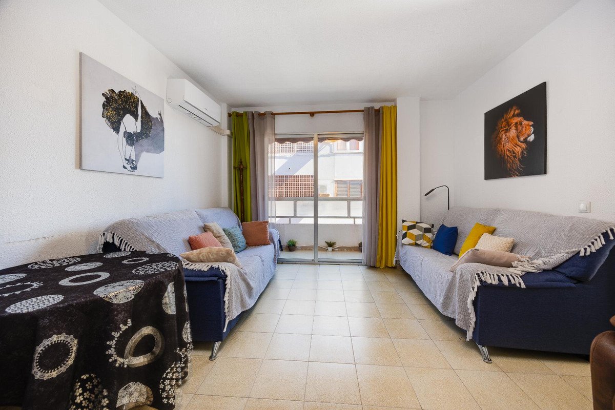 2 Bed Middle Floor Apartment in Torrevieja