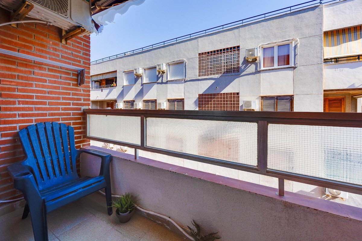 2 Bed Middle Floor Apartment in Torrevieja