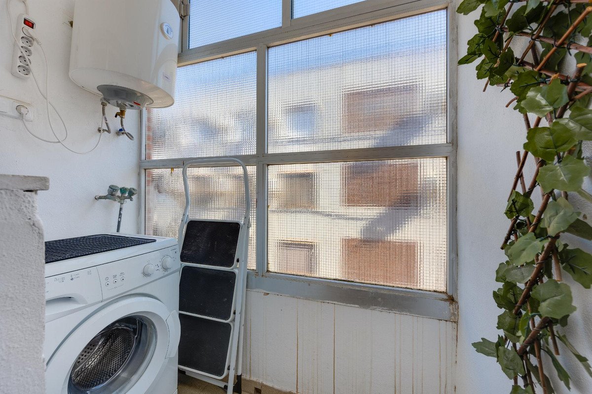 2 Bed Middle Floor Apartment in Torrevieja