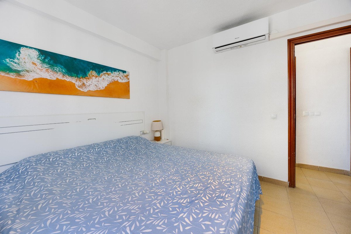 2 Bed Middle Floor Apartment in Torrevieja