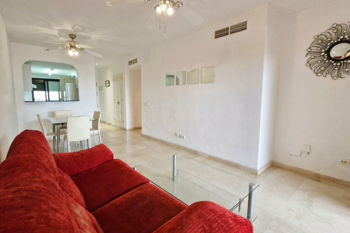 2 Bed Middle Floor Apartment in Selwo