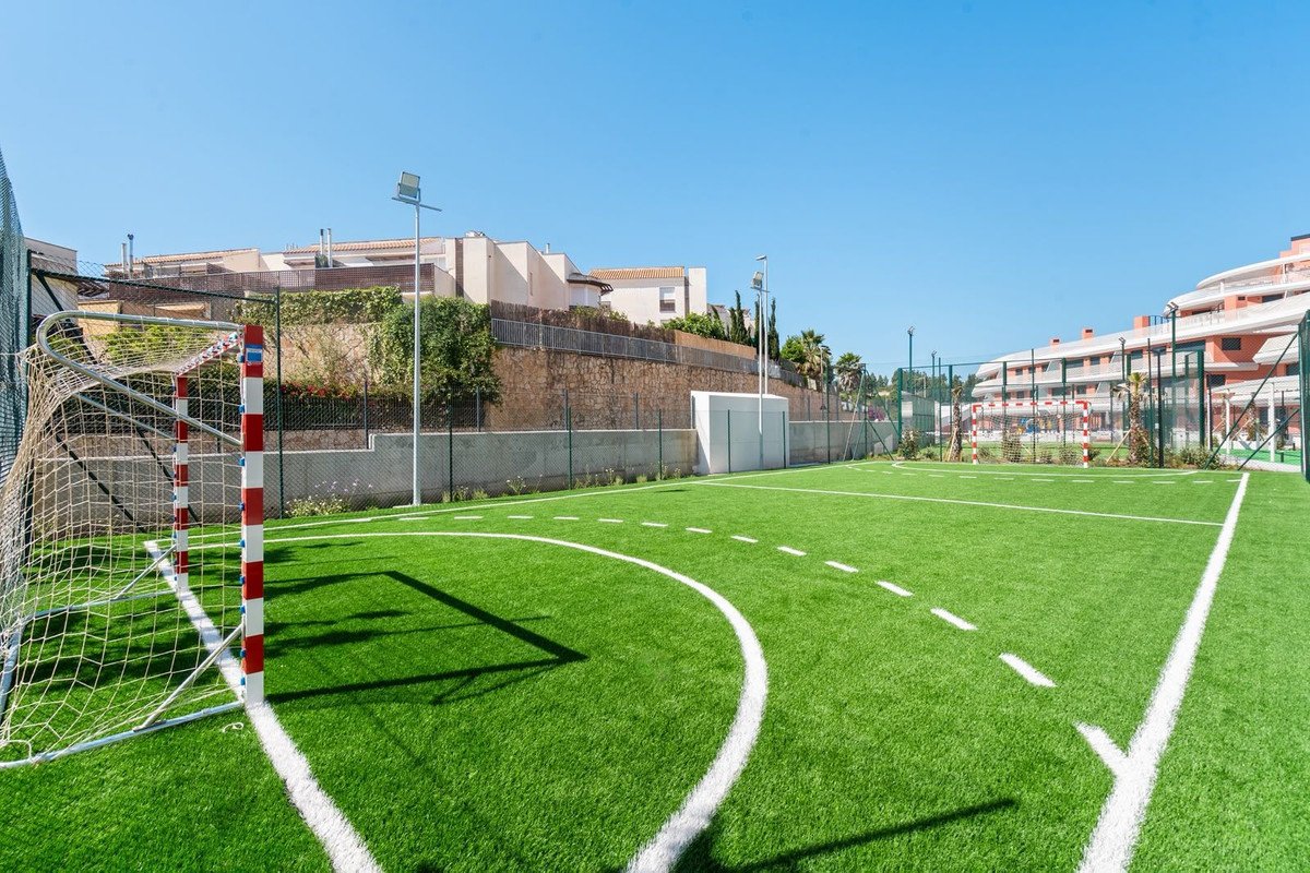 2 Bed Middle Floor Apartment in Mijas