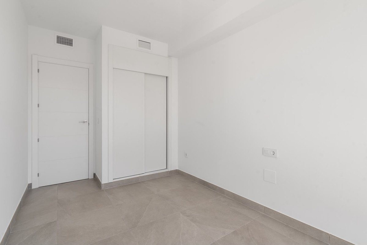 2 Bed Middle Floor Apartment in Mijas