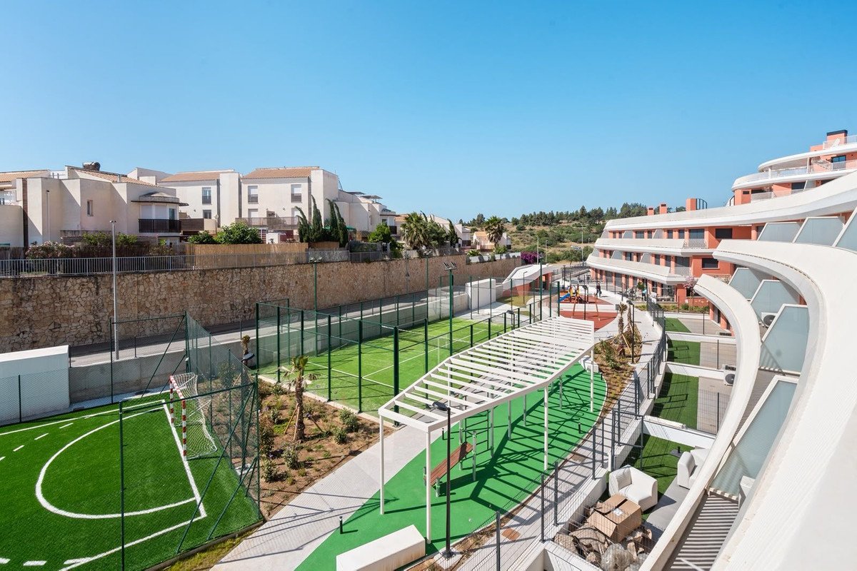 2 Bed Middle Floor Apartment in Mijas