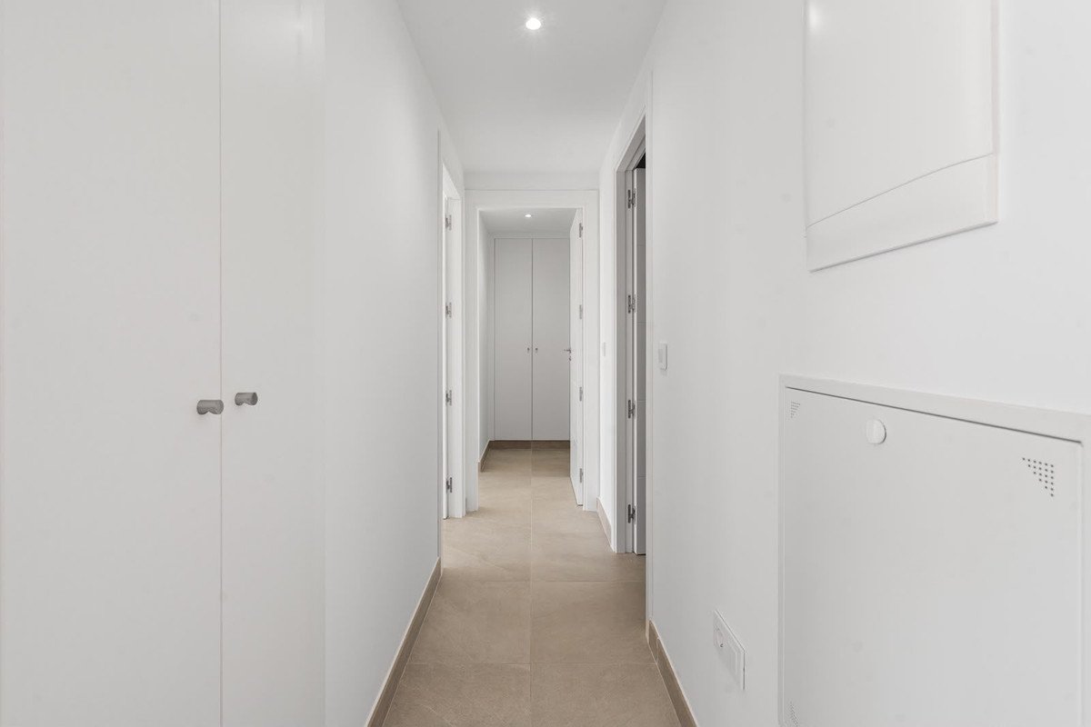 2 Bed Middle Floor Apartment in Mijas