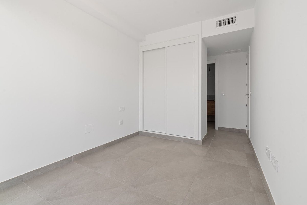 2 Bed Middle Floor Apartment in Mijas