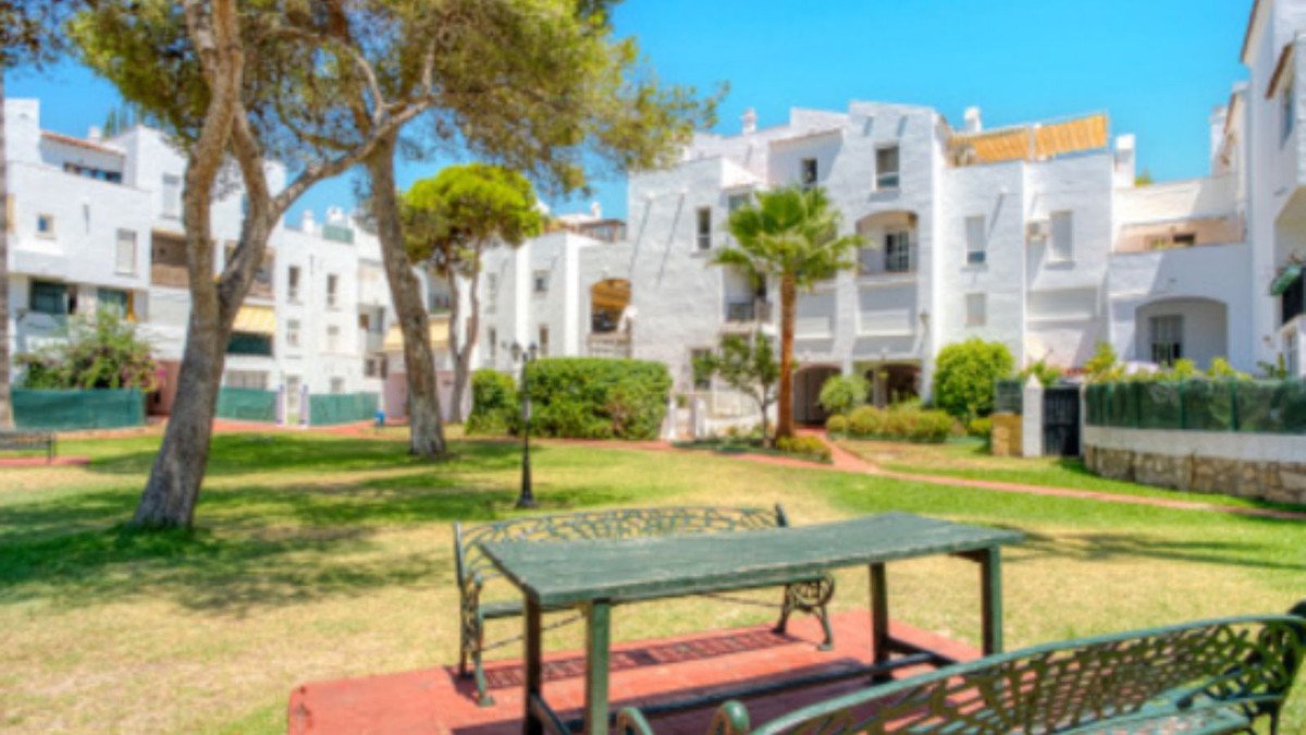 3 Bed Middle Floor Apartment in Marbella