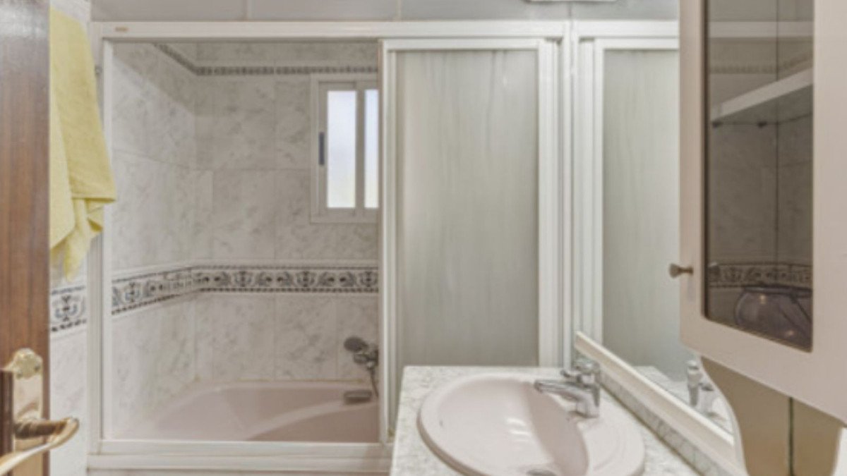 3 Bed Middle Floor Apartment in Marbella