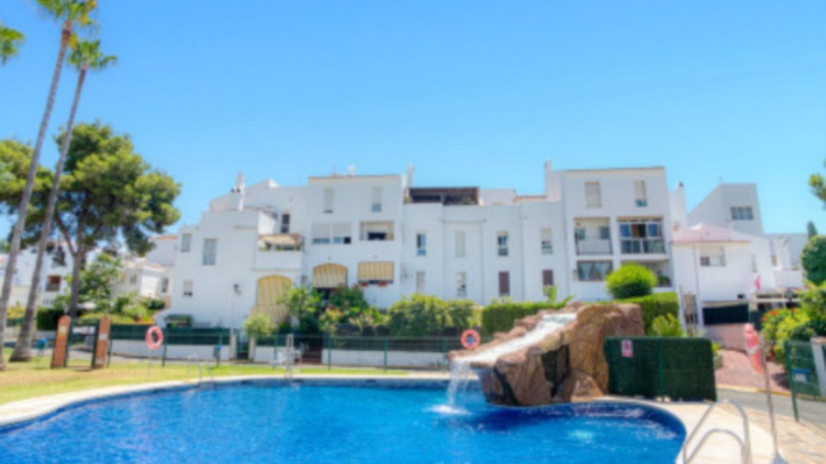 3 Bed Middle Floor Apartment in Marbella