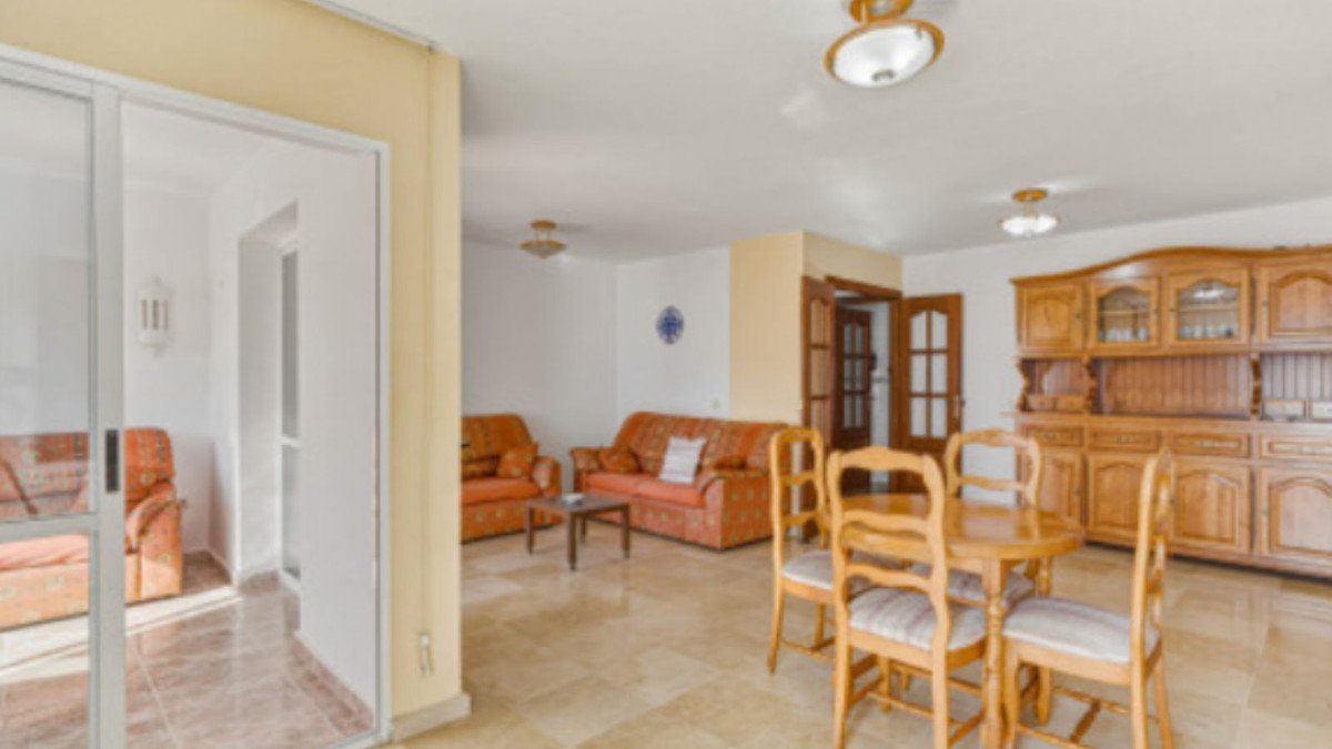 3 Bed Middle Floor Apartment in Marbella