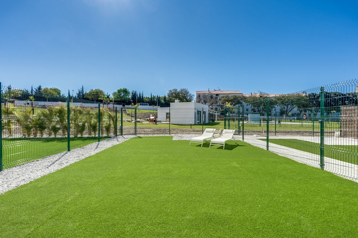 2 Bed Ground Floor Apartment in Estepona