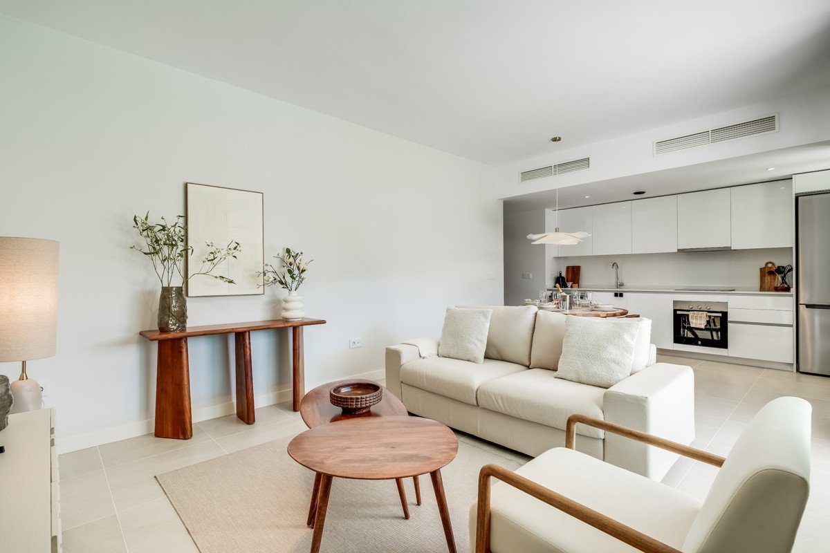 2 Bed Ground Floor Apartment in Estepona
