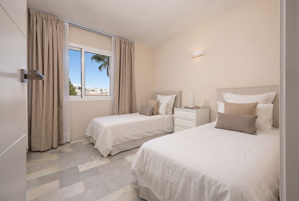 3 Bed Middle Floor Apartment in Riviera del Sol