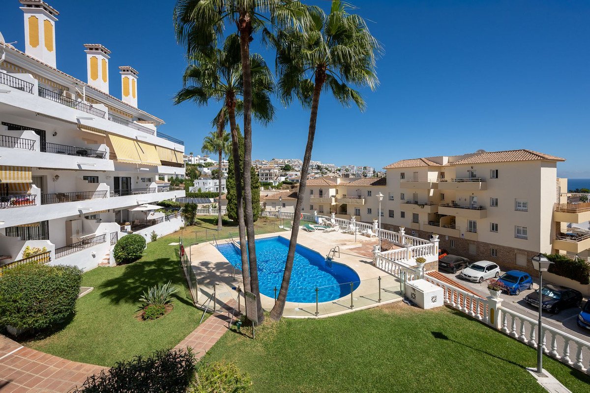 3 Bed Middle Floor Apartment in Riviera del Sol