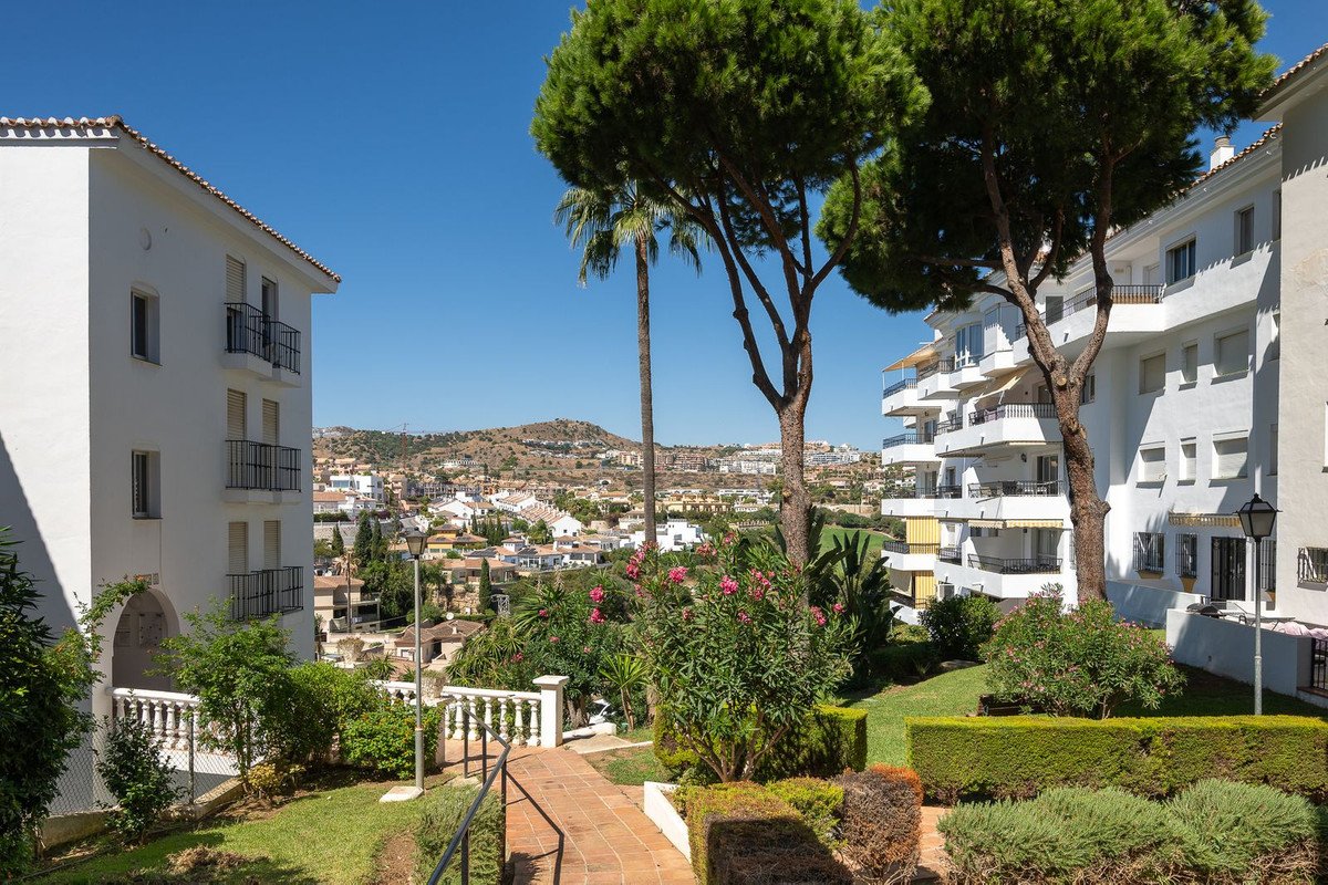 3 Bed Middle Floor Apartment in Riviera del Sol