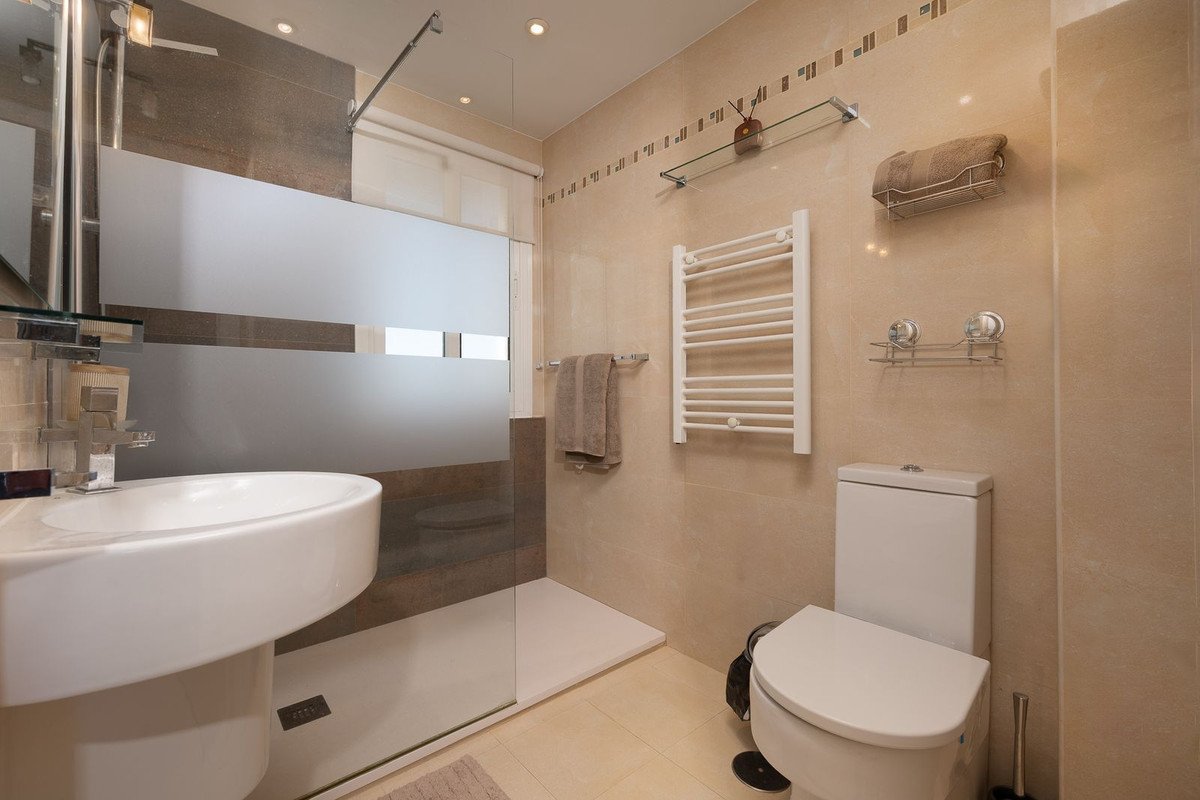 3 Bed Middle Floor Apartment in Riviera del Sol