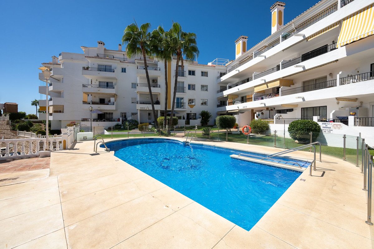 3 Bed Middle Floor Apartment in Riviera del Sol