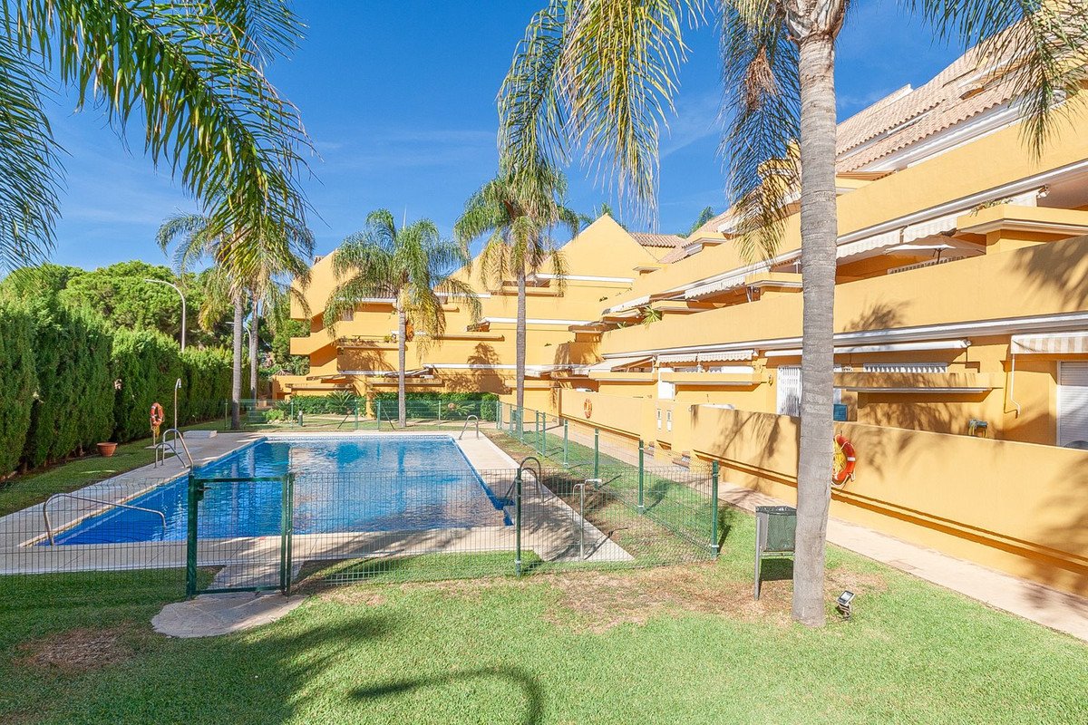 2 Bed Ground Floor Apartment in Elviria
