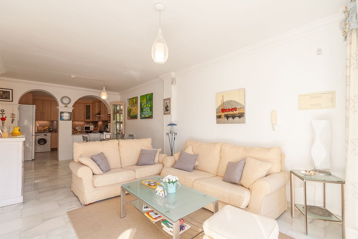 2 Bed Ground Floor Apartment in Elviria