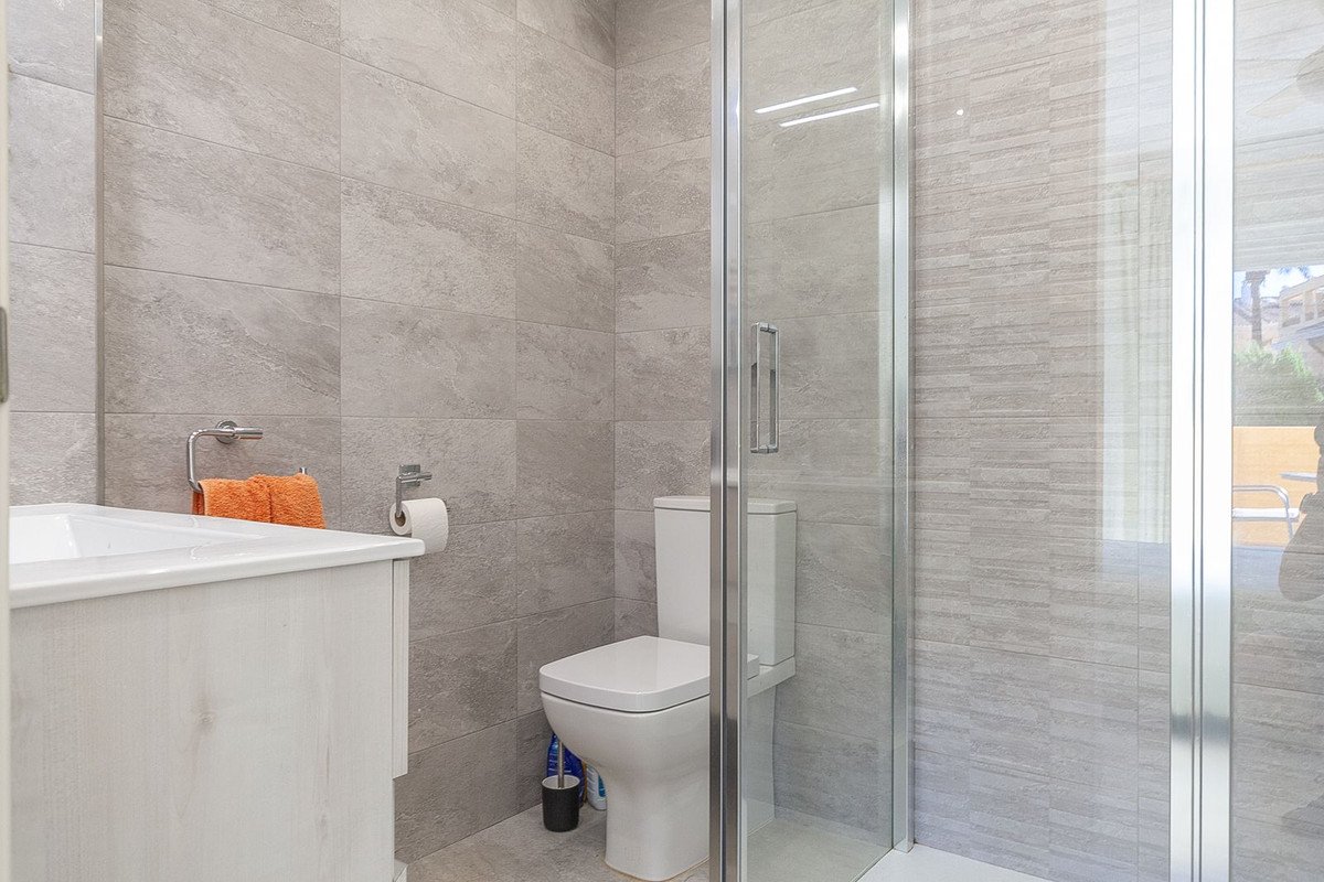 2 Bed Ground Floor Apartment in Elviria