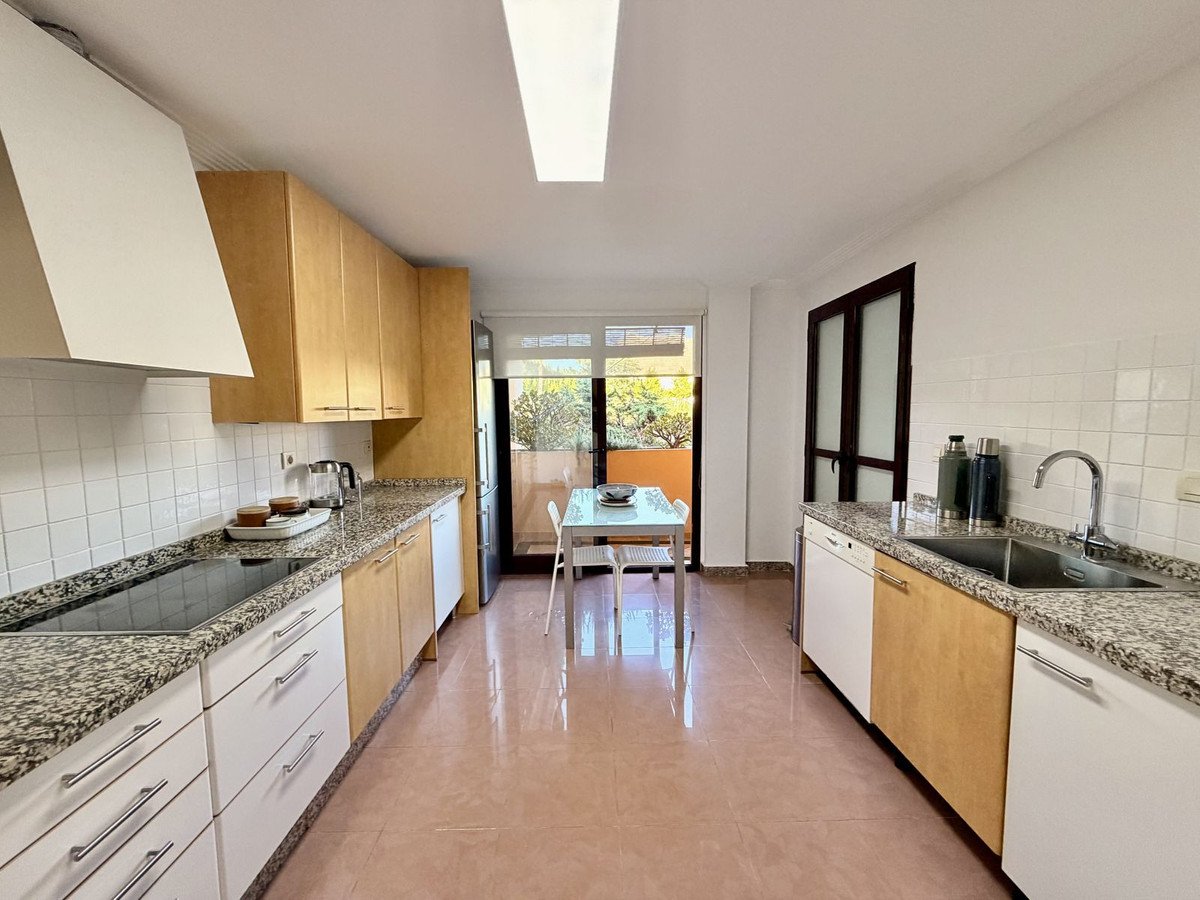 2 Bed Middle Floor Apartment in Sotogrande