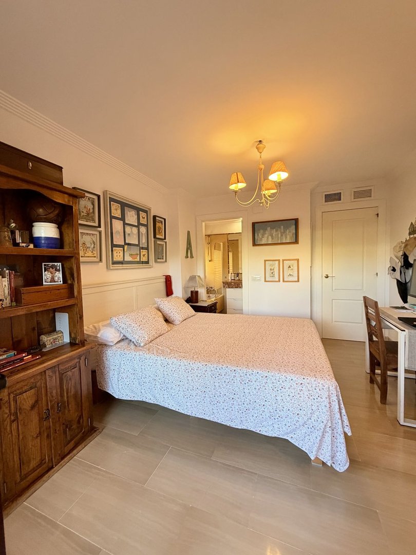 2 Bed Middle Floor Apartment in Sotogrande