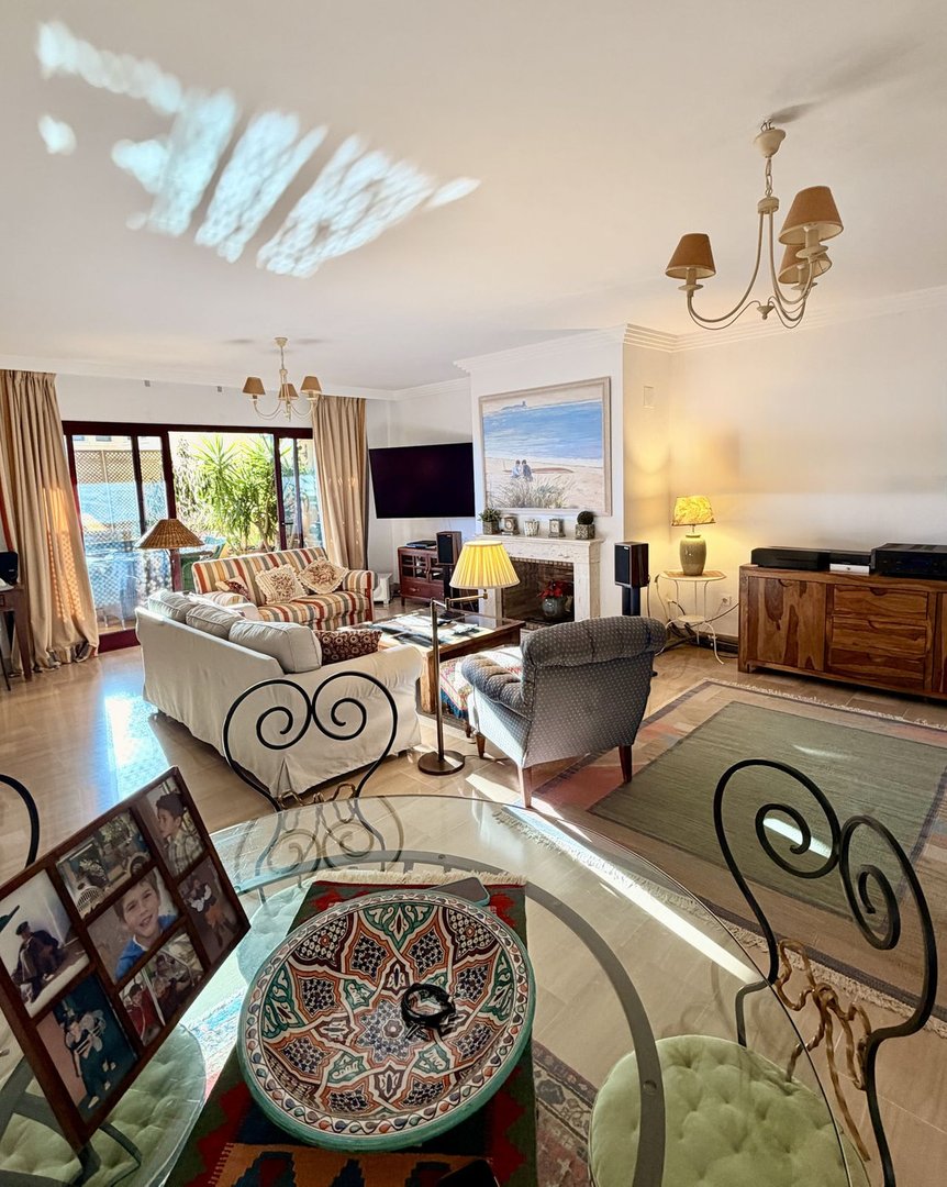 2 Bed Middle Floor Apartment in Sotogrande