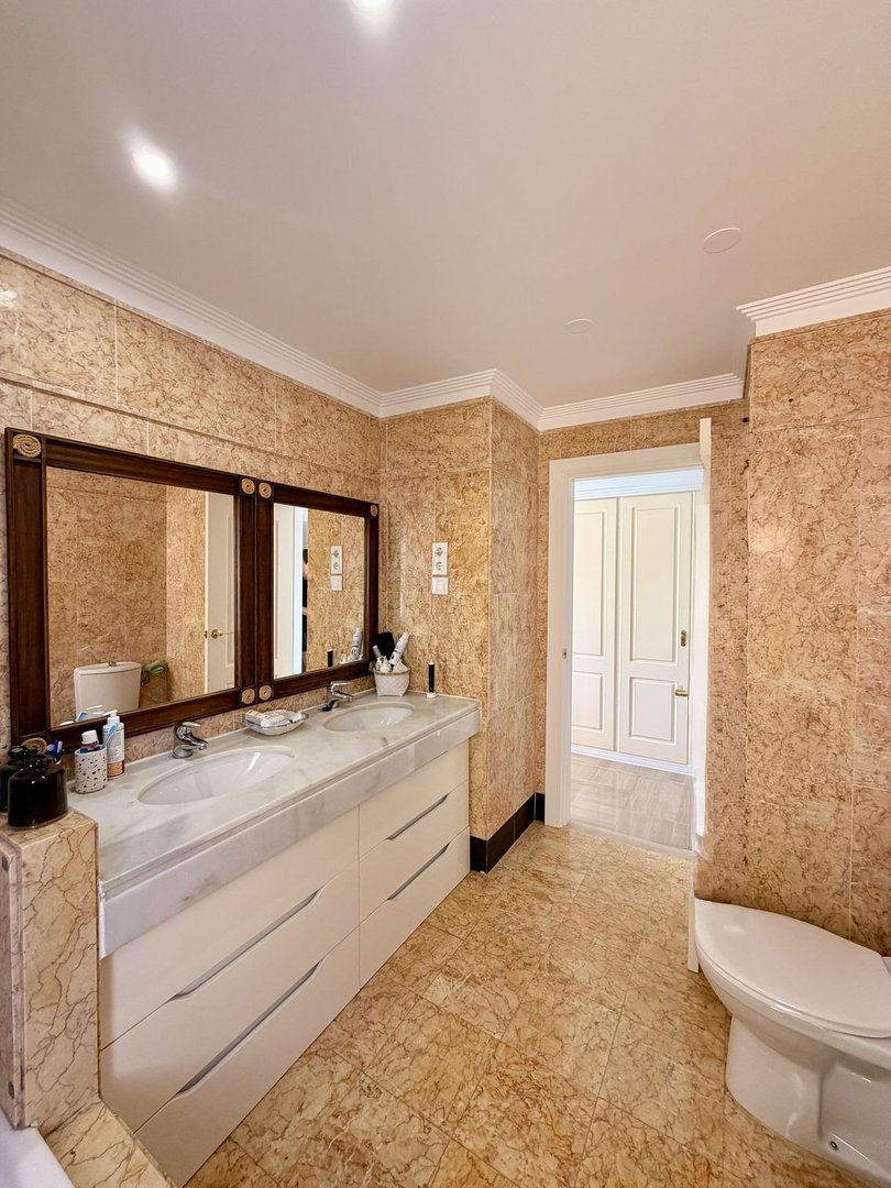 2 Bed Middle Floor Apartment in Sotogrande