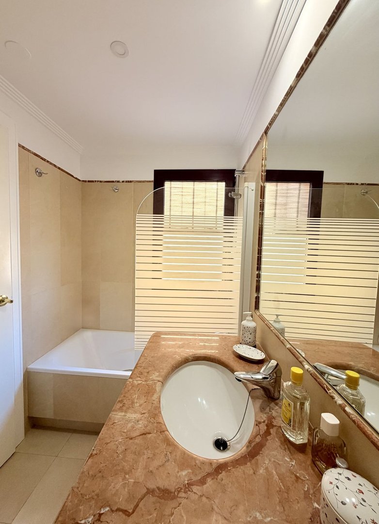 2 Bed Middle Floor Apartment in Sotogrande