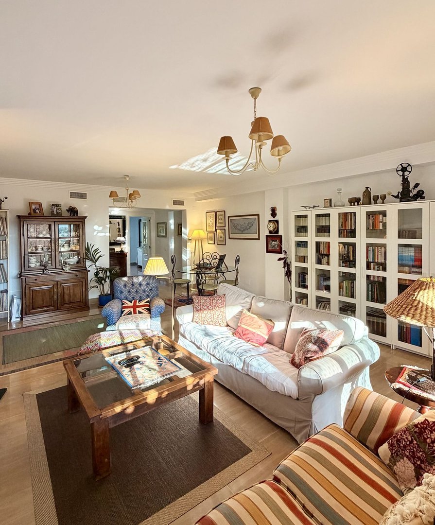 2 Bed Middle Floor Apartment in Sotogrande