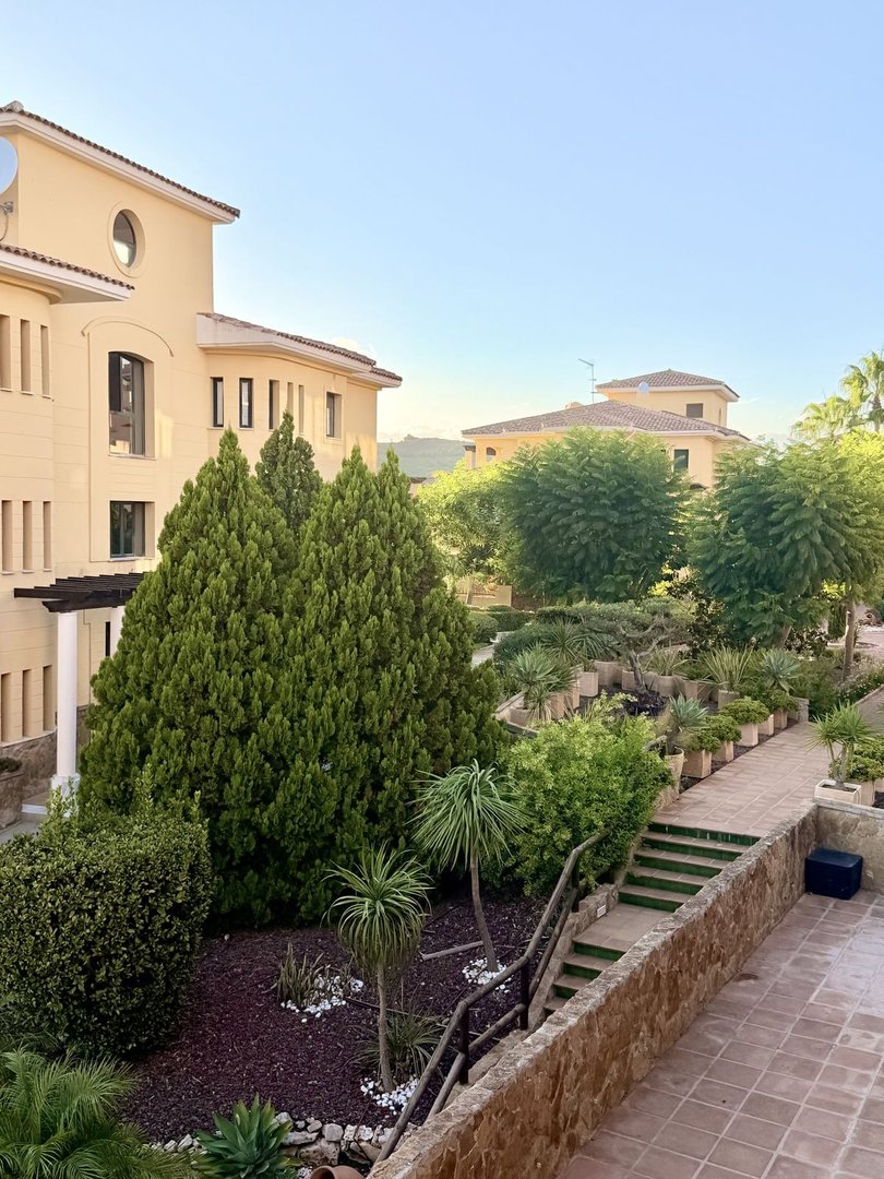 2 Bed Middle Floor Apartment in Sotogrande