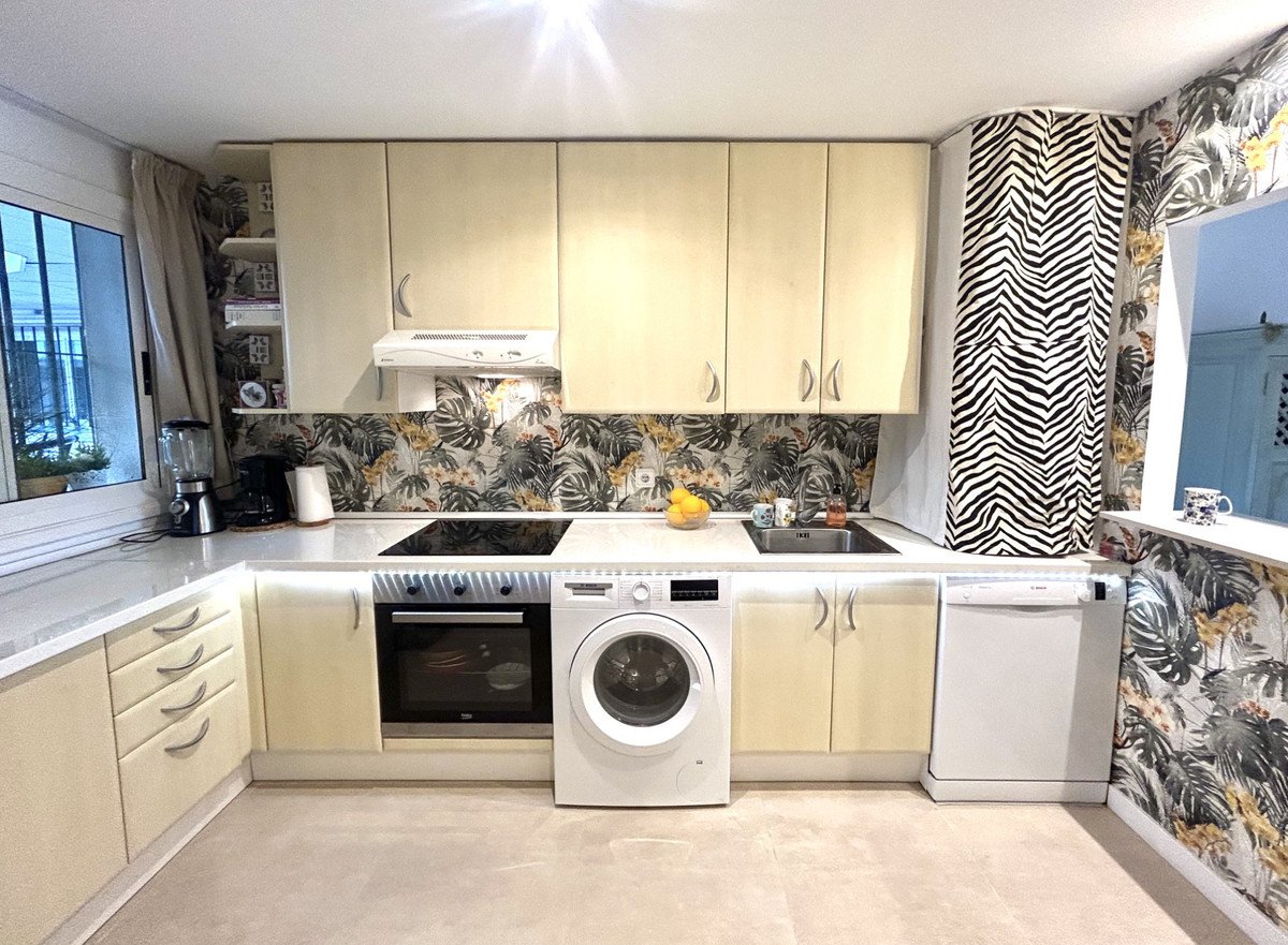 2 Bed Middle Floor Apartment in Guadalmina Alta