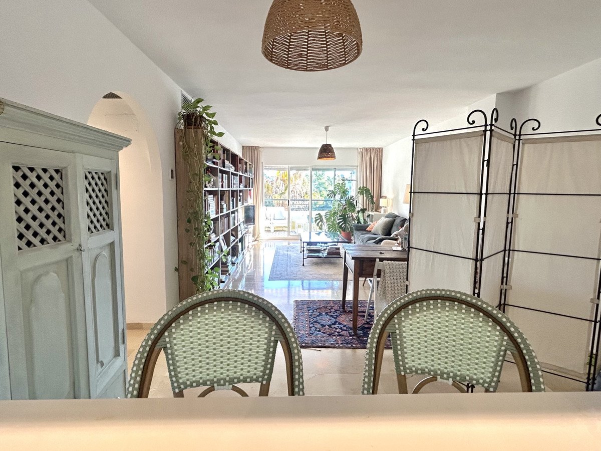 2 Bed Middle Floor Apartment in Guadalmina Alta