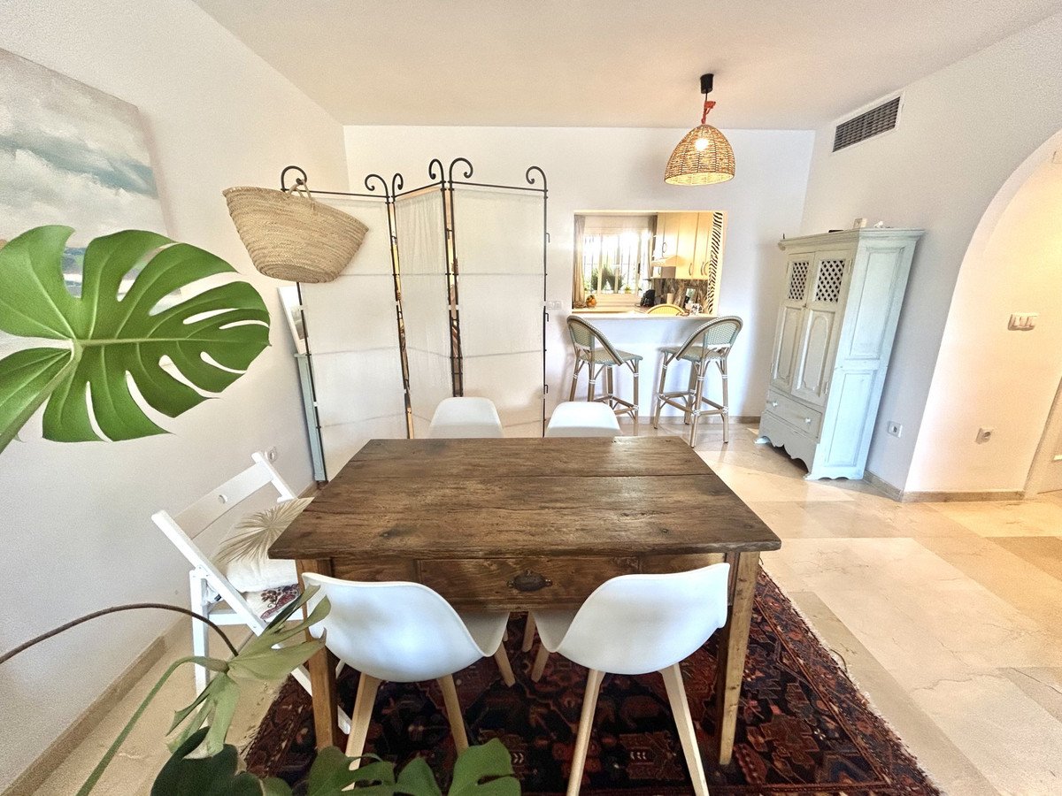 2 Bed Middle Floor Apartment in Guadalmina Alta