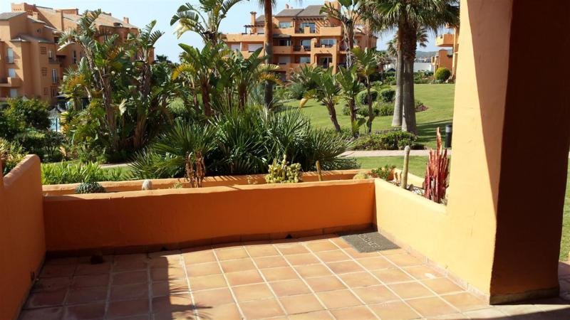 2 Bed Ground Floor Apartment in La Duquesa