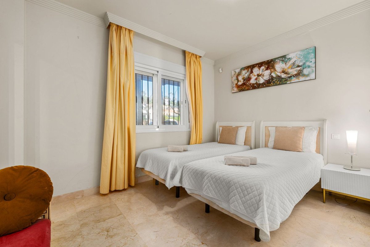 2 Bed Ground Floor Apartment in Estepona